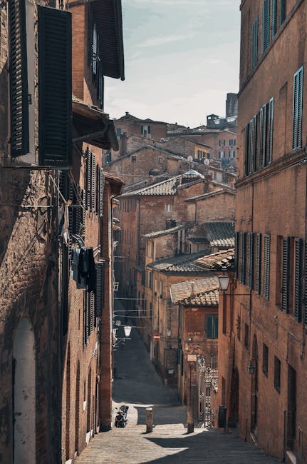 Siena alley winter café window