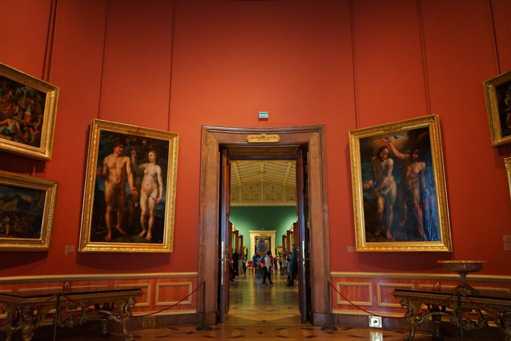 Uffizi interior Renaissance paintings gallery